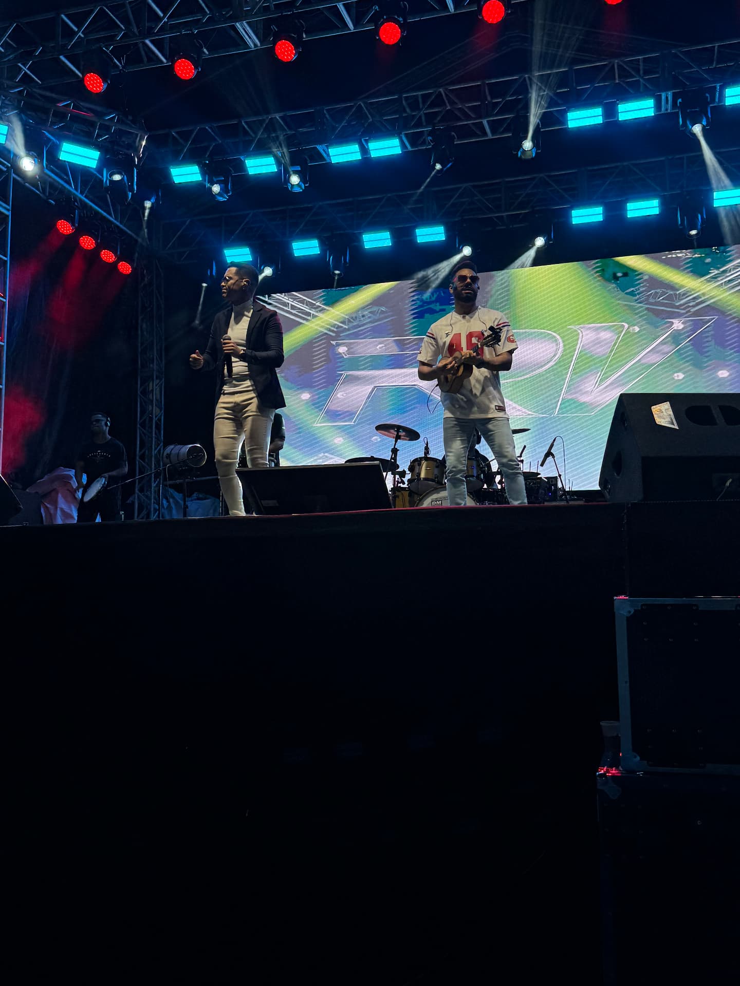 Rapha & Vinny em apresentação ao vivo